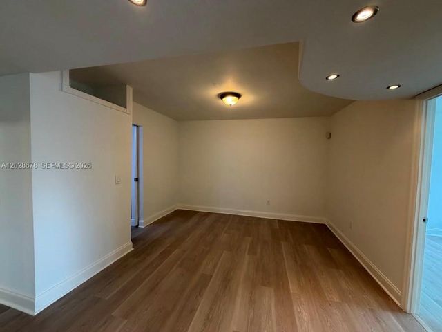 492 NW 165th St Road C211, Miami, FL 33169