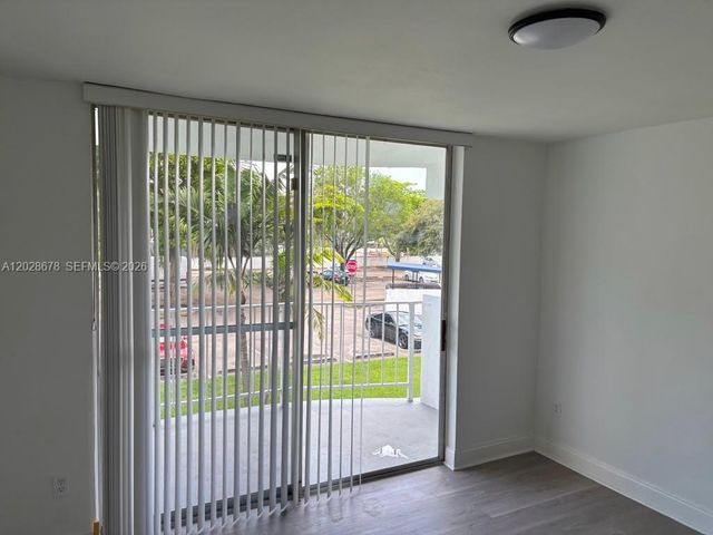 492 NW 165th St Road C211, Miami, FL 33169