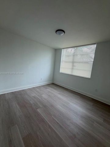 492 NW 165th St Road C211, Miami, FL 33169