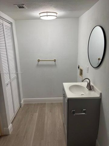 492 NW 165th St Road C211, Miami, FL 33169