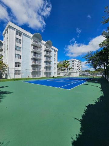 492 NW 165th St Road C211, Miami, FL 33169