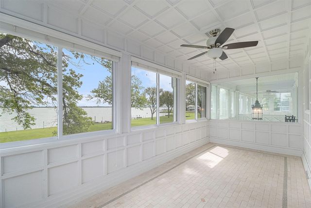 19123 Parke Lane, Grosse Ile, MI 48138