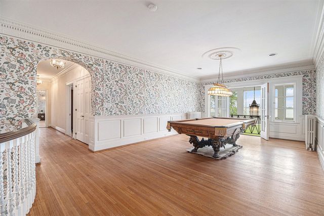 19123 Parke Lane, Grosse Ile, MI 48138