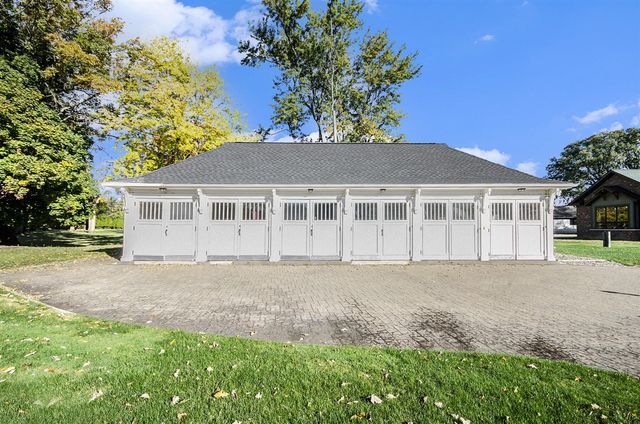 19123 Parke Lane, Grosse Ile, MI 48138