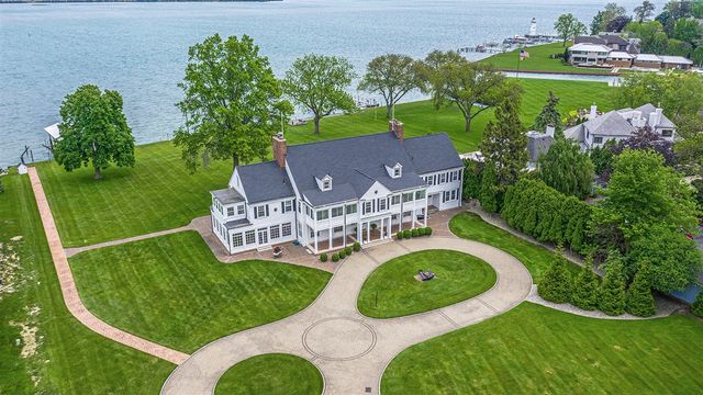 19123 Parke Lane, Grosse Ile, MI 48138