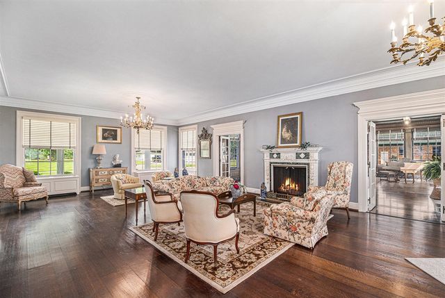 19123 Parke Lane, Grosse Ile, MI 48138