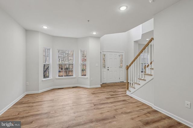 129 FOREST DR, Piscataway, NJ 08854