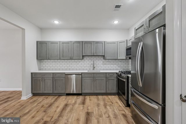 129 FOREST DR, Piscataway, NJ 08854