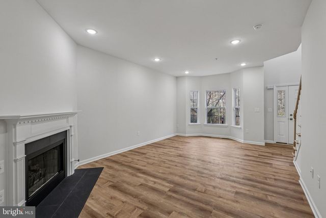 129 FOREST DR, Piscataway, NJ 08854