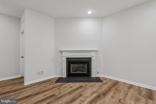 129 FOREST DR, Piscataway, NJ 08854