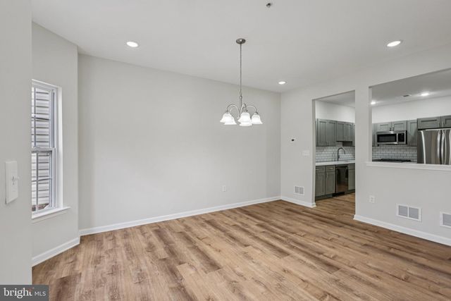 129 FOREST DR, Piscataway, NJ 08854