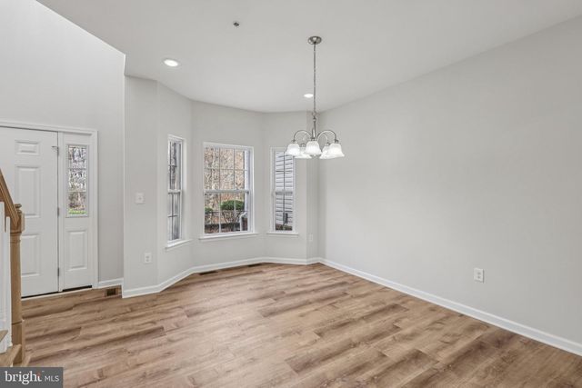 129 FOREST DR, Piscataway, NJ 08854