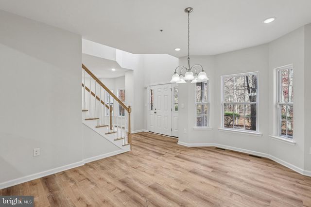 129 FOREST DR, Piscataway, NJ 08854