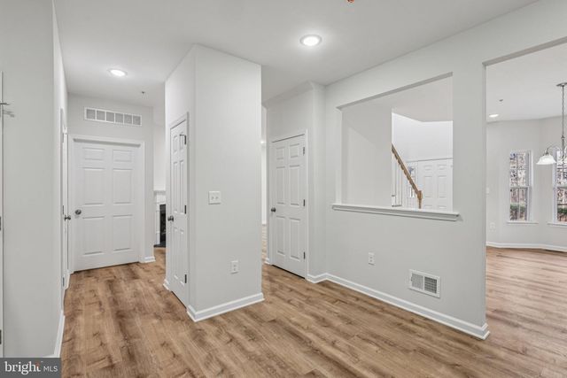 129 FOREST DR, Piscataway, NJ 08854