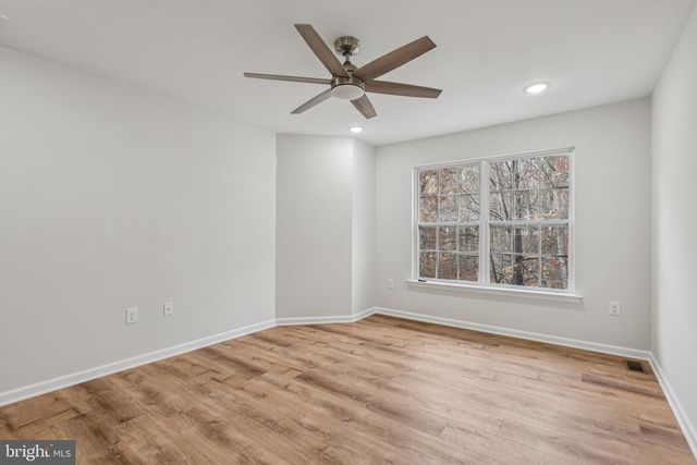 129 FOREST DR, Piscataway, NJ 08854