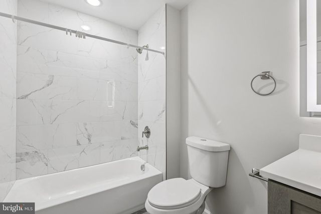 129 FOREST DR, Piscataway, NJ 08854