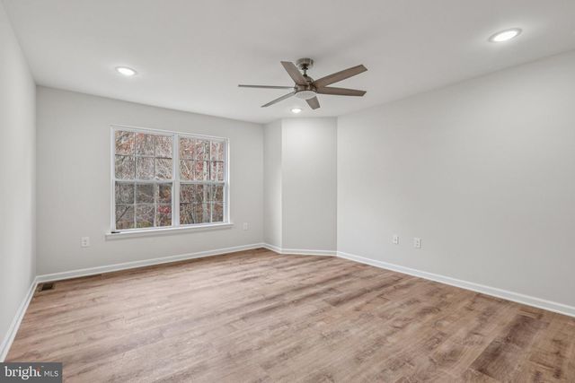 129 FOREST DR, Piscataway, NJ 08854