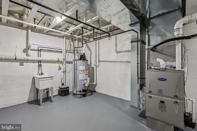 129 FOREST DR, Piscataway, NJ 08854