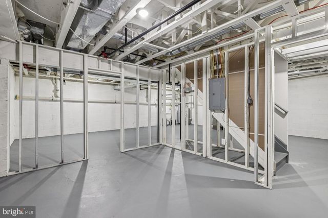 129 FOREST DR, Piscataway, NJ 08854