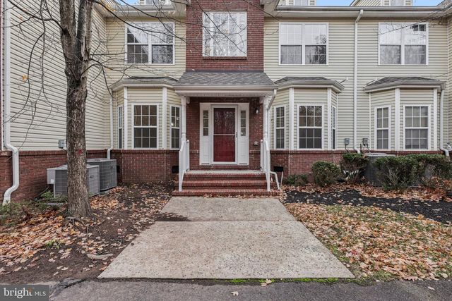 129 FOREST DR, Piscataway, NJ 08854