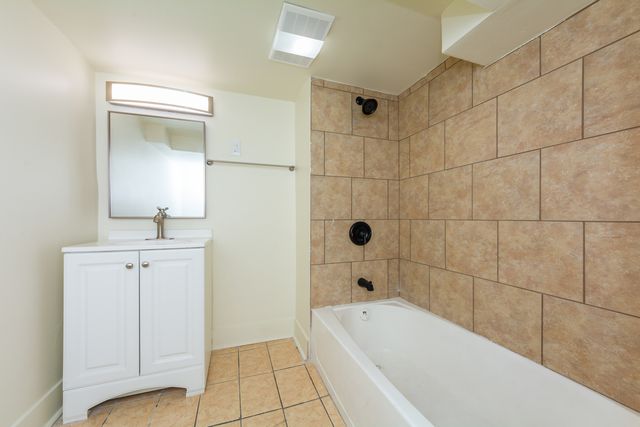 56 W 76th Street, Chicago, IL 60620