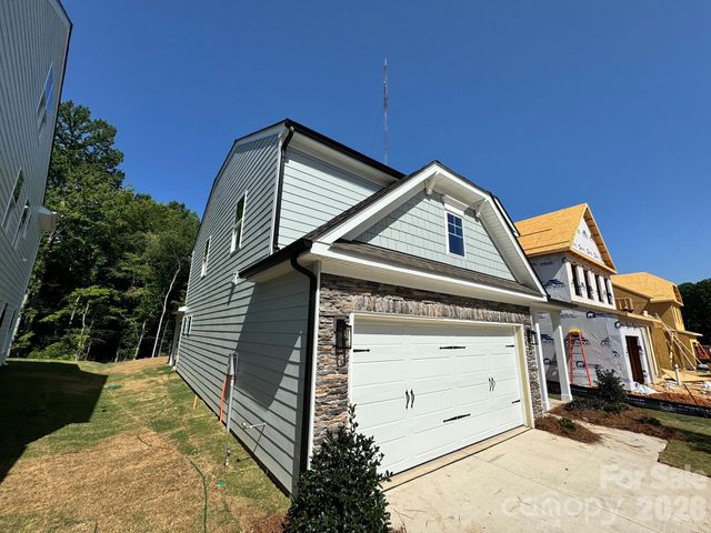 13127 Foxberry Road, Charlotte, NC 28213