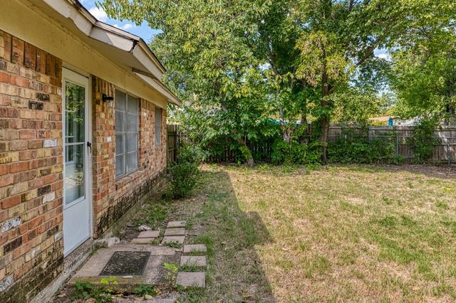 8013 Emerald Hills Way, North Richland Hills, TX 76180