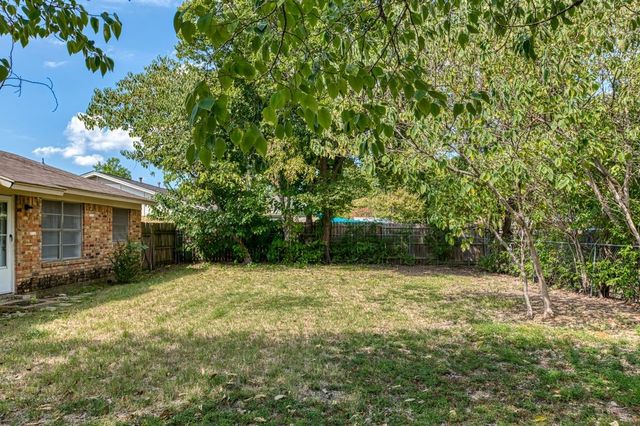 8013 Emerald Hills Way, North Richland Hills, TX 76180