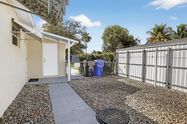 6717 Farragut, Hollywood, FL 33024