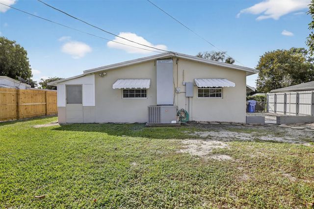 6717 Farragut, Hollywood, FL 33024
