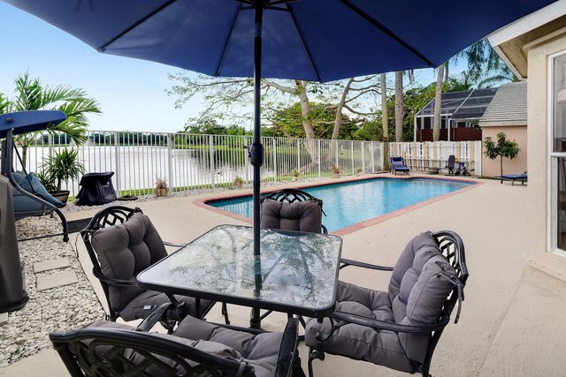 5220 NW 53rd Avenue, Coconut Creek, FL 33073