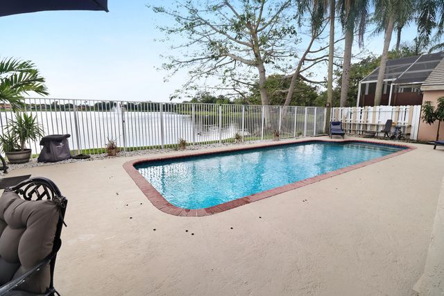 5220 NW 53rd Avenue, Coconut Creek, FL 33073