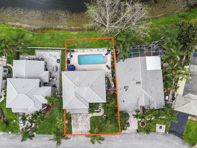 5220 NW 53rd Avenue, Coconut Creek, FL 33073