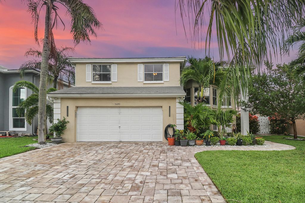 5220 NW 53rd Avenue, Coconut Creek, FL 33073