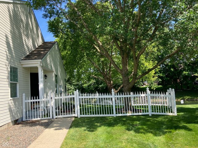 3352 Eaton Mews Court, Greenwood, IN 46143