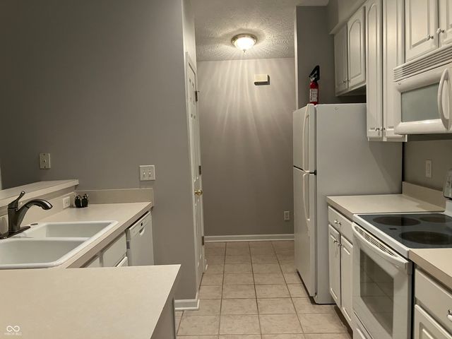 3352 Eaton Mews Court, Greenwood, IN 46143