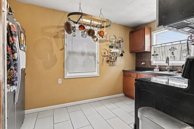 1009 E Ewing Avenue, South Bend, IN 46613