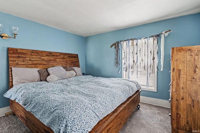 1009 E Ewing Avenue, South Bend, IN 46613