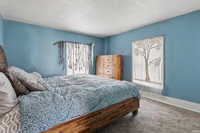 1009 E Ewing Avenue, South Bend, IN 46613