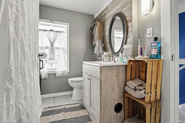 1009 E Ewing Avenue, South Bend, IN 46613