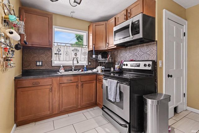 1009 E Ewing Avenue, South Bend, IN 46613