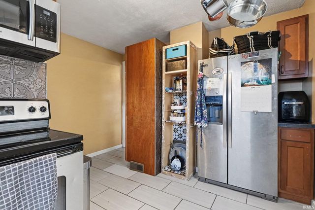 1009 E Ewing Avenue, South Bend, IN 46613