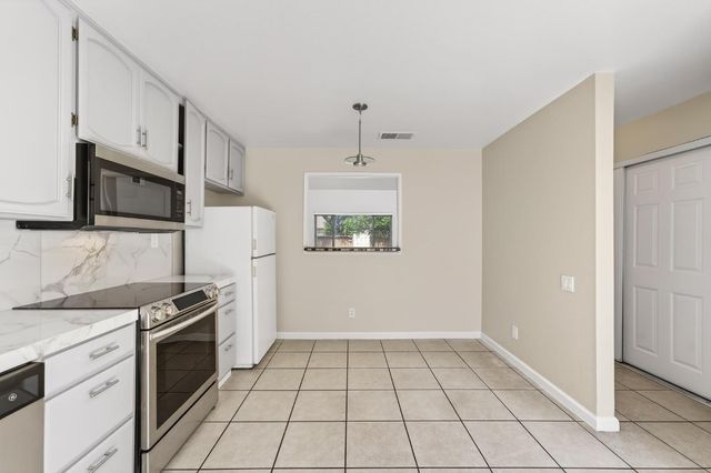 2104 Sharon Way, Modesto, CA 95350