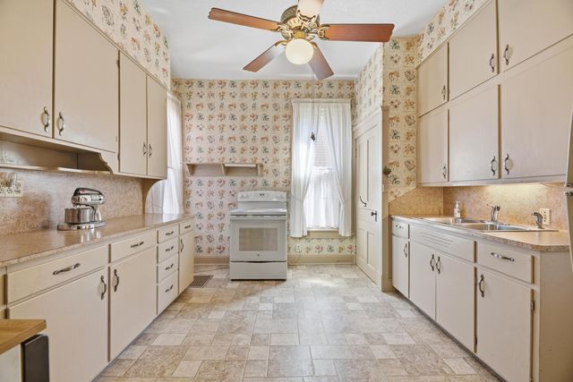 249 W Locust Street, Newark, OH 43055