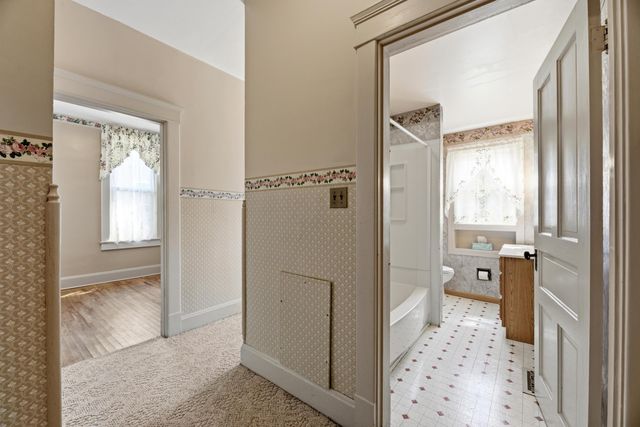 249 W Locust Street, Newark, OH 43055