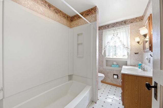 249 W Locust Street, Newark, OH 43055