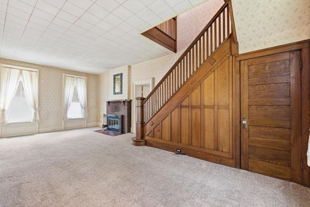 249 W Locust Street, Newark, OH 43055