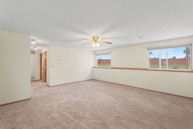 632 N Cedar Downs Ct, Wichita, KS 67235