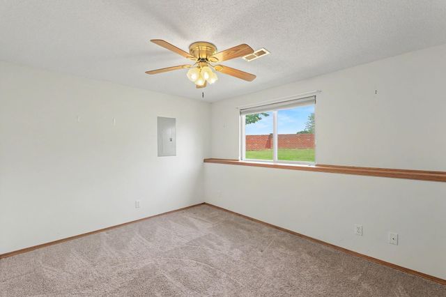 632 N Cedar Downs Ct, Wichita, KS 67235