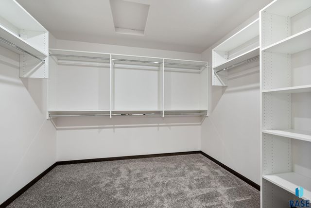 6146 S Bison Pl Place, Sioux Falls, SD 57108